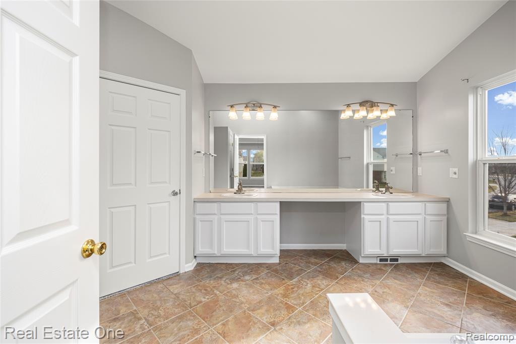 4648 Pond Run, Canton, MI 48188 — Photo 21