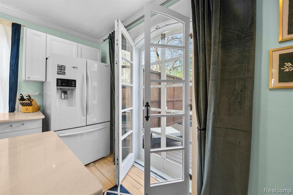 397 KERCHEVAL Avenue, Grosse Pointe Farms, MI 48236 — Photo 24
