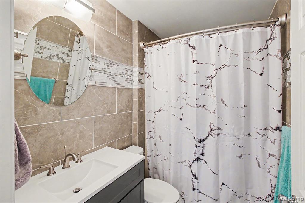 956 Callaway Court, Howell, MI 48843 — Photo 16