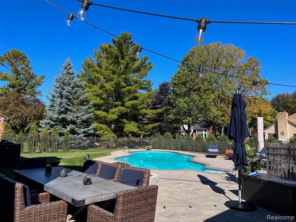 4926 Oak River Drive, Troy, MI 48098 — Photo 37