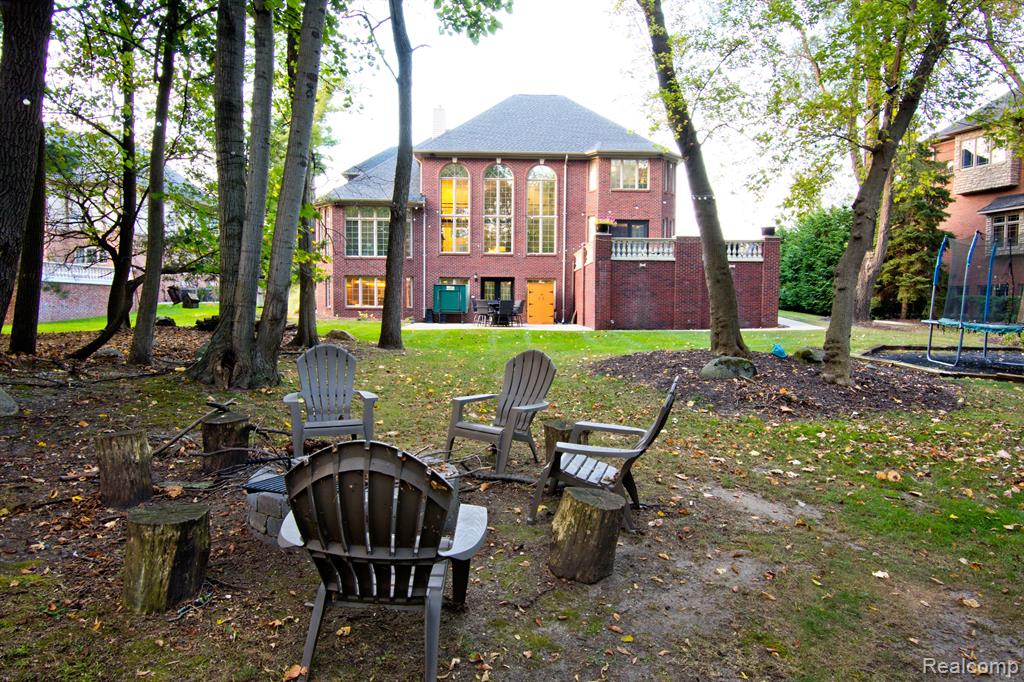 755 MAJESTIC, Rochester Hills, MI 48306 — Photo 4