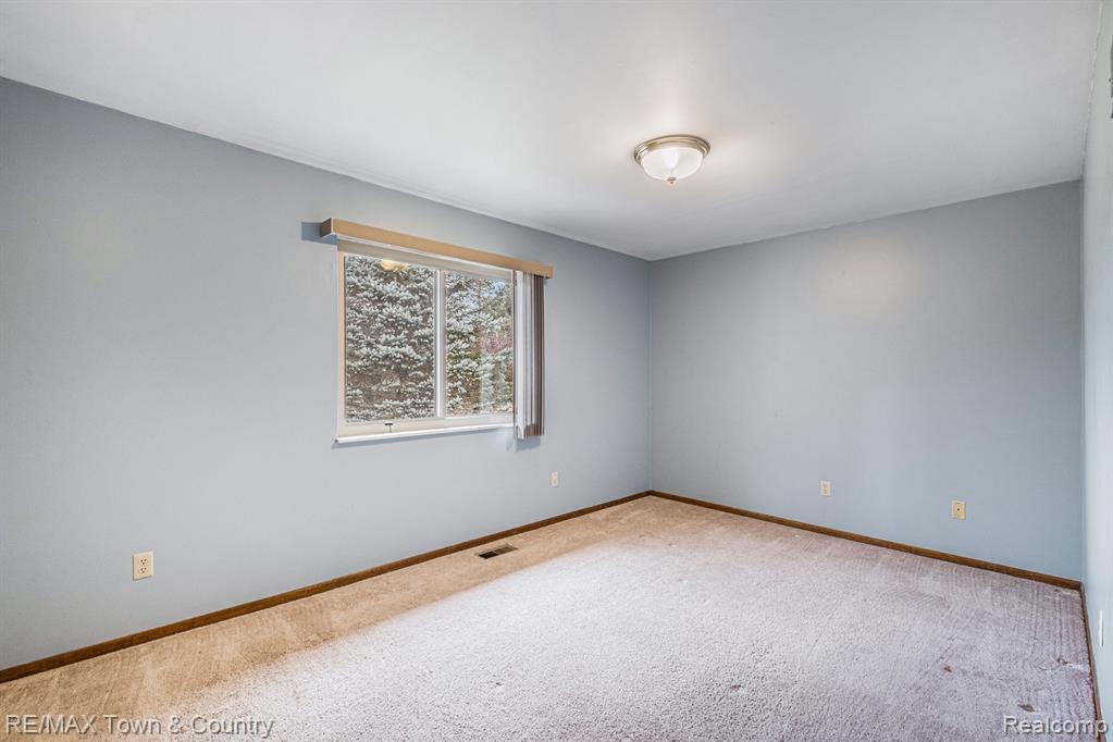 8401 Bellechasse Drive, Davison, MI 48423 — Photo 12