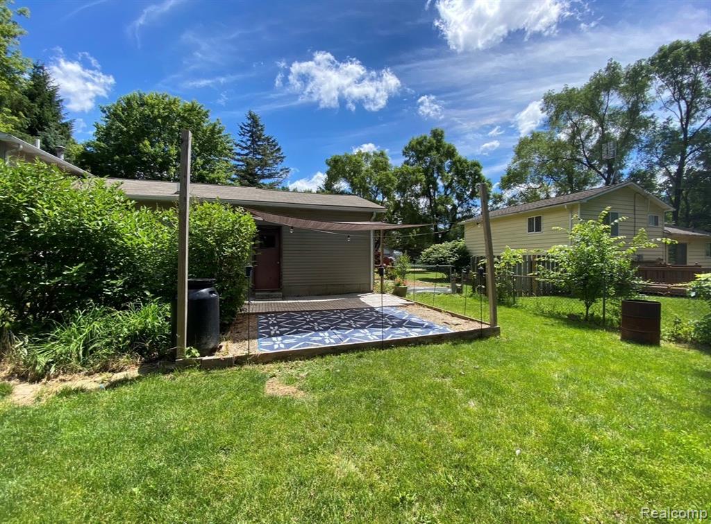 9523 Waite Drive, Fenton, MI 48430 — Photo 28