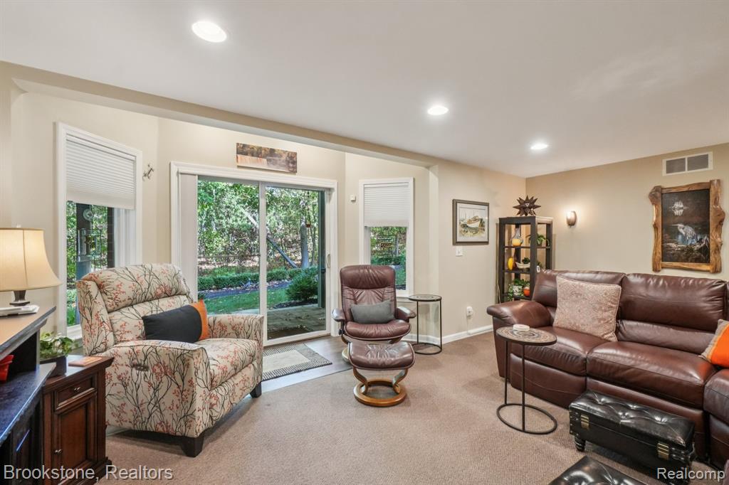5947 Blackberry Lane, Clarkston, MI 48348 — Photo 42