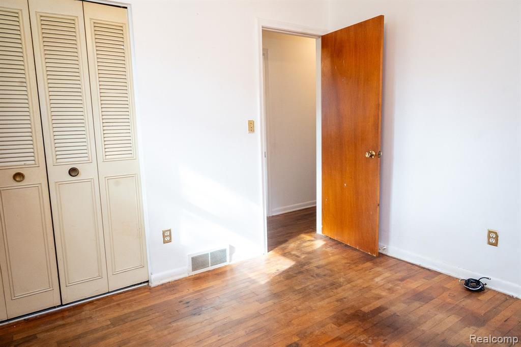 4480 TILLIE Drive, Flint, MI 48504 — Photo 4