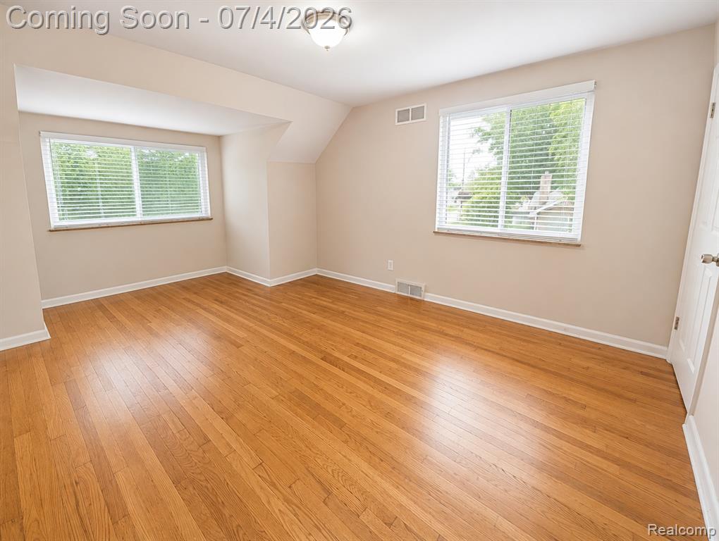 20552 Huntington Avenue, Harper Woods, MI 48225 — Photo 16