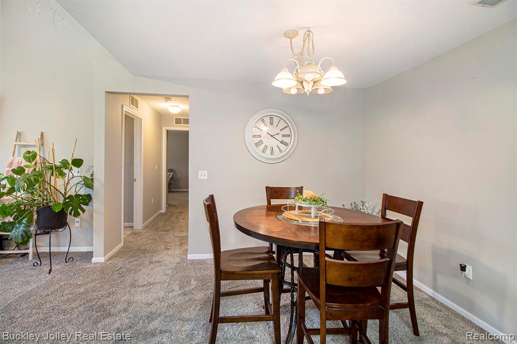 1018 Shiawassee Circle, Howell, MI 48843 — Photo 11