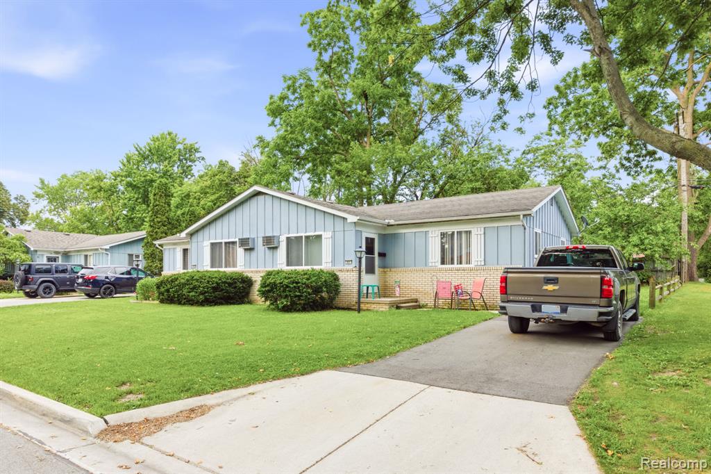 625 S 11th Street, St. Clair, MI 48079 — Photo 17