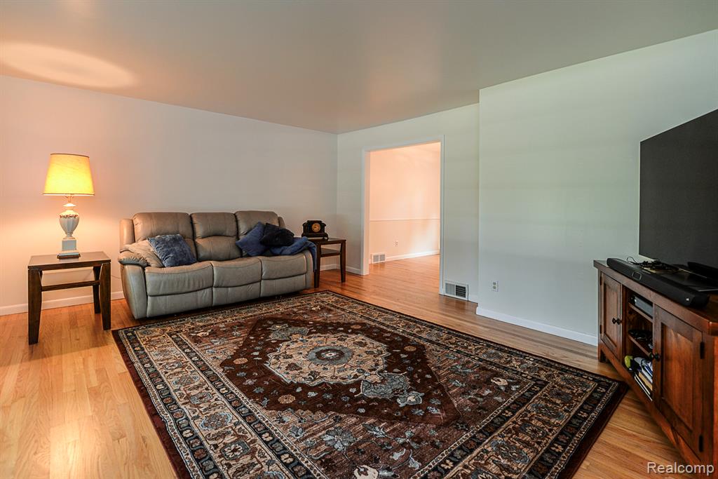 4355 Joanne Drive, Ann Arbor, MI 48103 — Photo 8