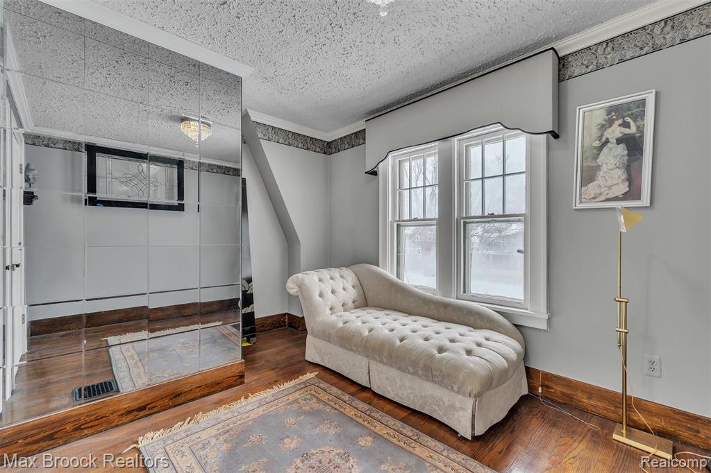 23009 Maple Avenue, Farmington, MI 48336 — Photo 33