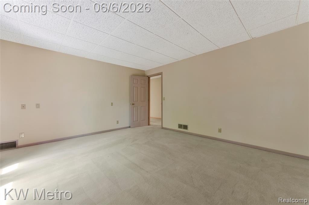 7348 Meadowridge Circle, West Bloomfield, MI — Photo 43