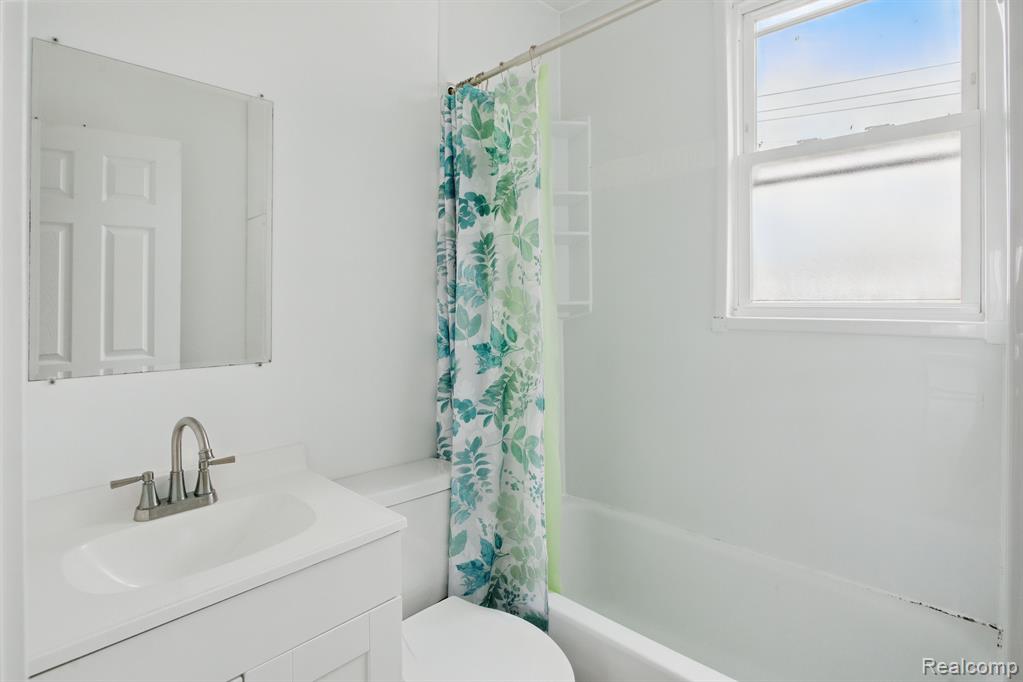 880 WHITE Avenue, Lincoln Park, MI 48146 — Photo 36