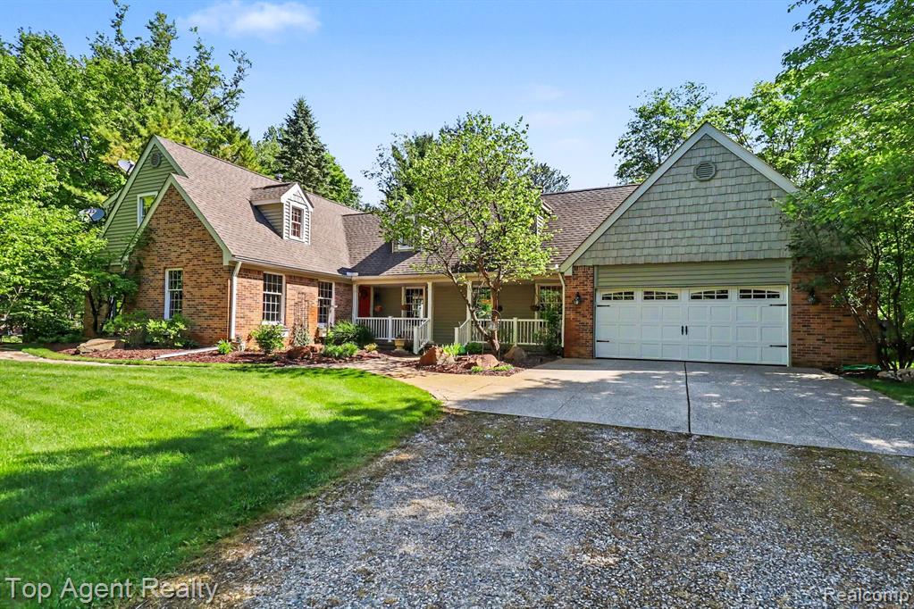 2411 Farmbrook Trail, Oxford, MI 48370 — Photo 47