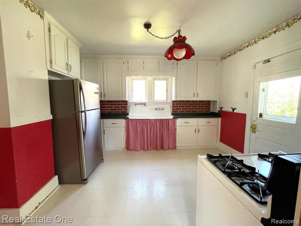 504 N GULLEY Road, Dearborn, MI 48128 — Photo 11