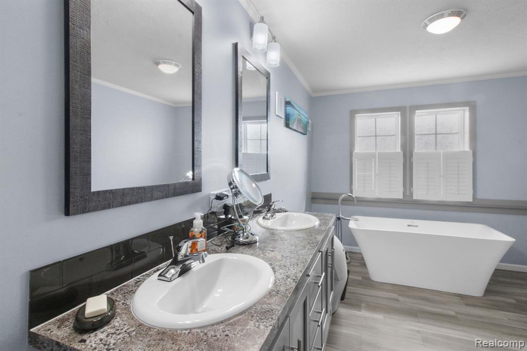 10748 EDWARDS Lane, Willis, MI 48191 — Photo 19