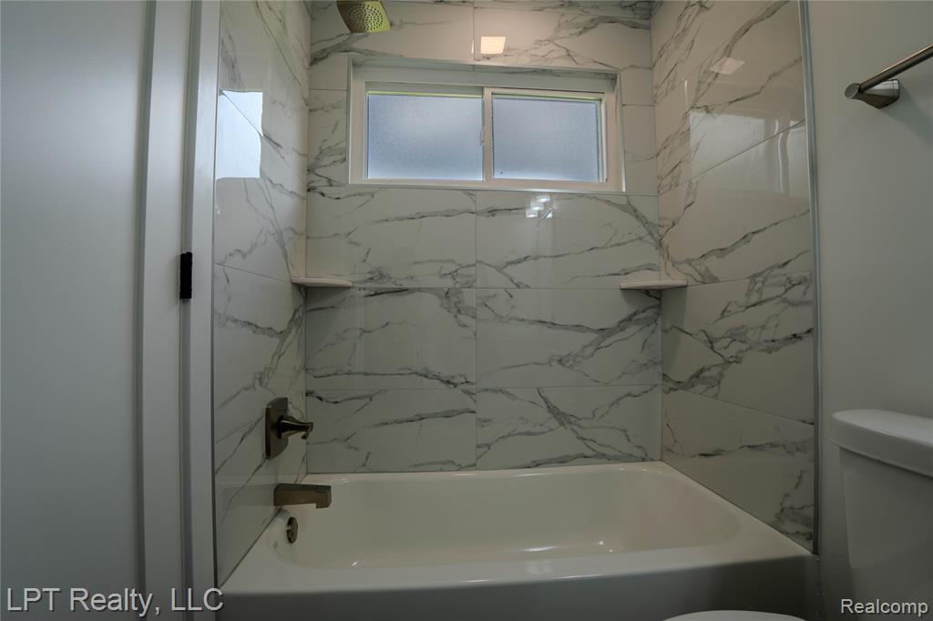 19412 Gaylord, Redford, MI 48240 — Photo 18