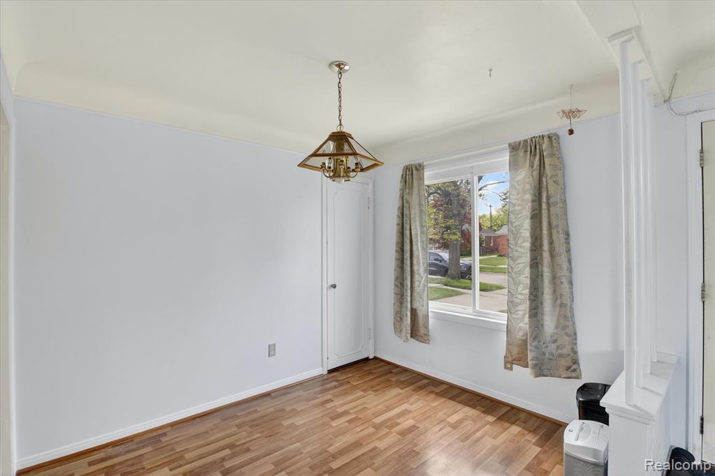 17706 Centralia, Redford, MI 48240 — Photo 8