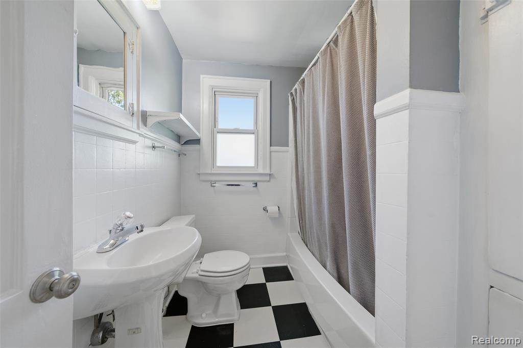 686 Princeton Road, Berkley, MI, 48072