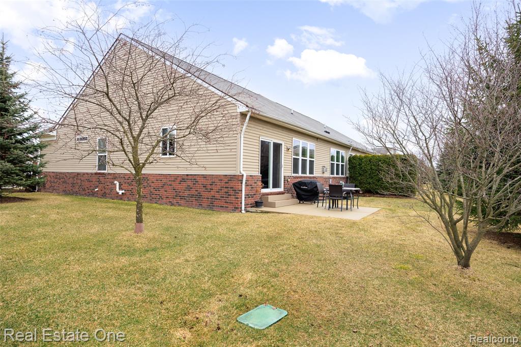 49539 Stillmeadow Court, Macomb, MI 48042 — Photo 24