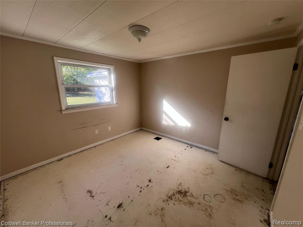 904 Rowland Road, Leonard, MI 48367 — Photo 13