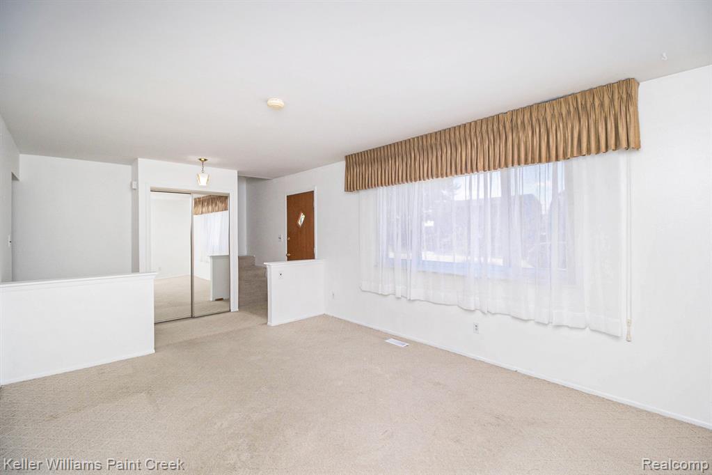 8125 Willesdon Square, Sterling Heights, MI 48312 — Photo 5