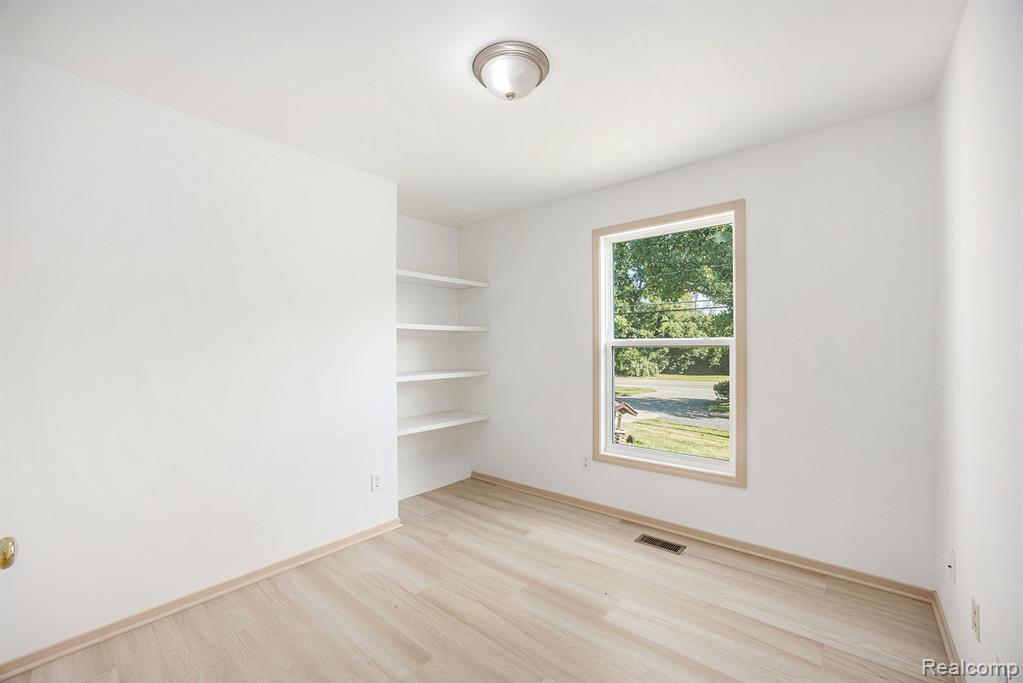 9243 Andersonville Road, Clarkston, MI — Photo 11