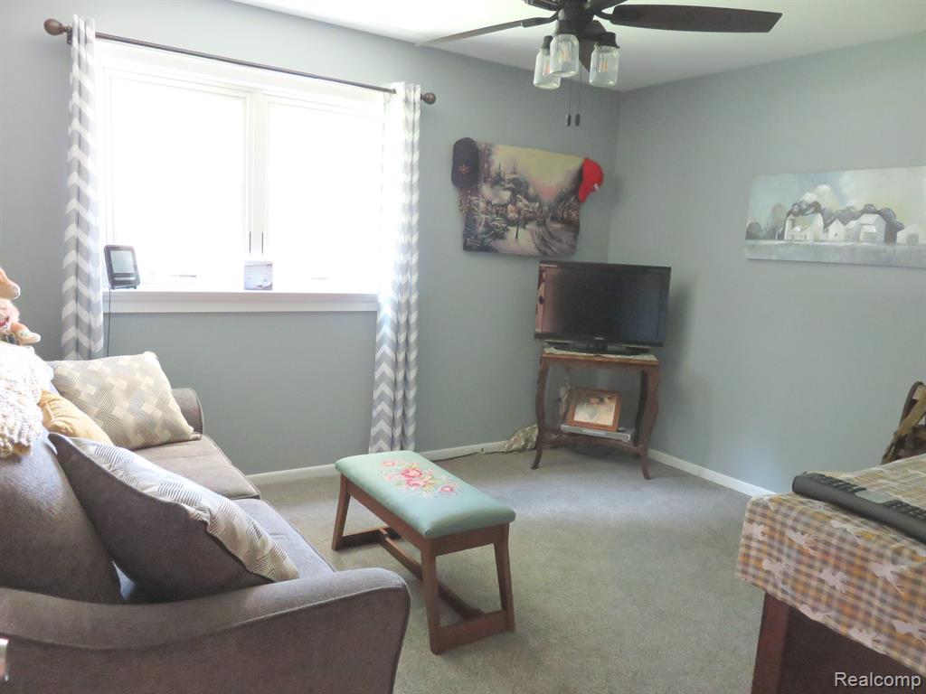 475 LOVELL Drive, Troy, MI 48085 — Photo 21