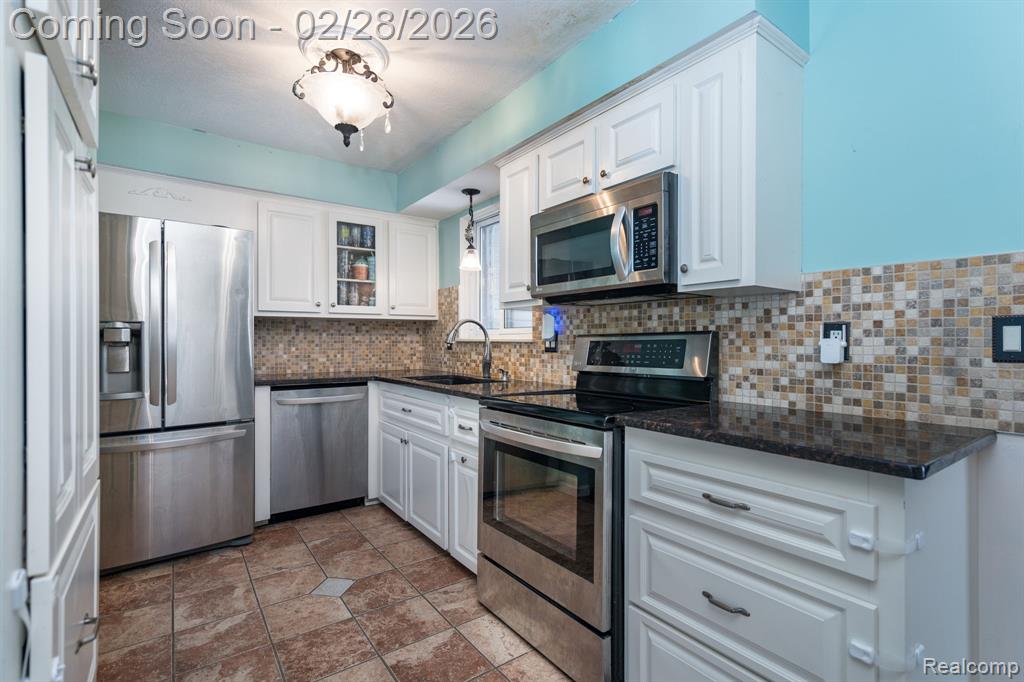 5737 Shetland Way, Waterford, MI 48327 — Photo 3