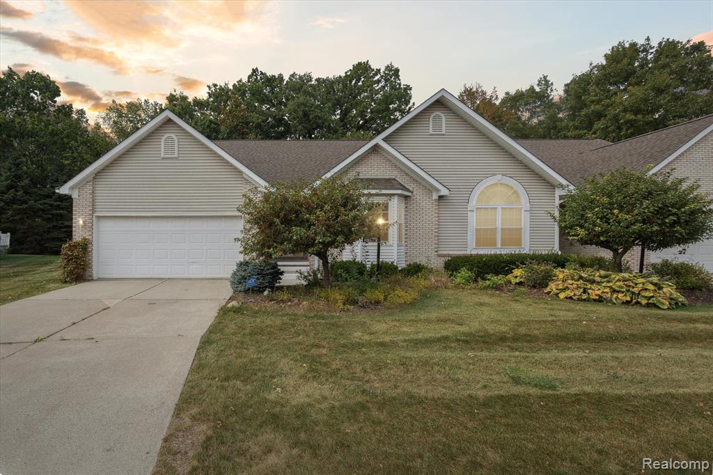 5128 Sandalwood Circle, Grand Blanc, MI 48439 — front exterior