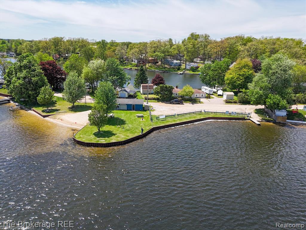 293 Hickory Place Drive, Columbiaville, MI 48421 — Photo 19