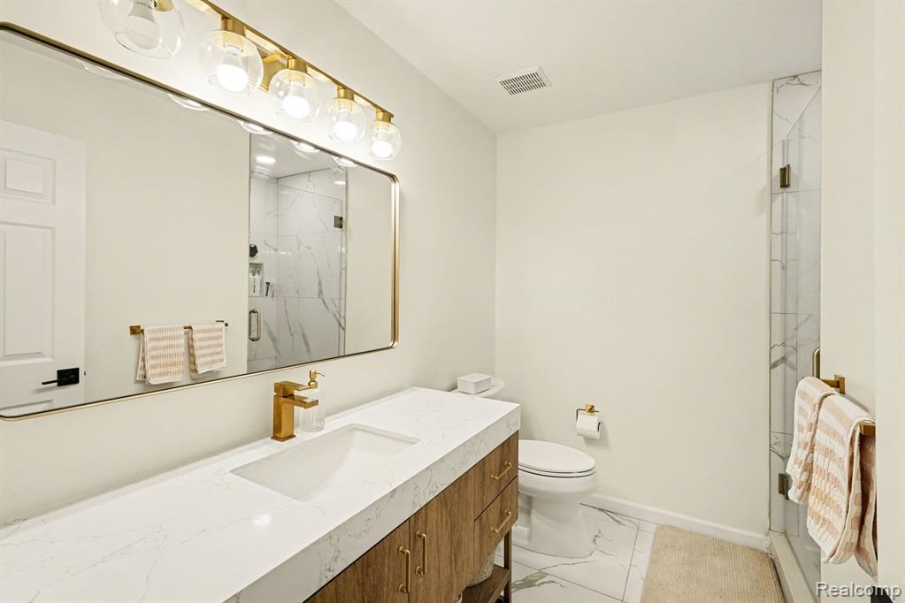 201 Whispering Hill, Commerce Twp, MI 48390 — Photo 16
