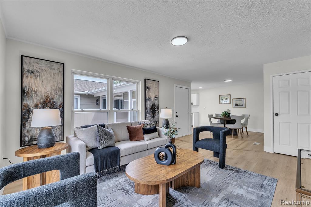 22653 Woolsey, Novi, MI — Photo 11