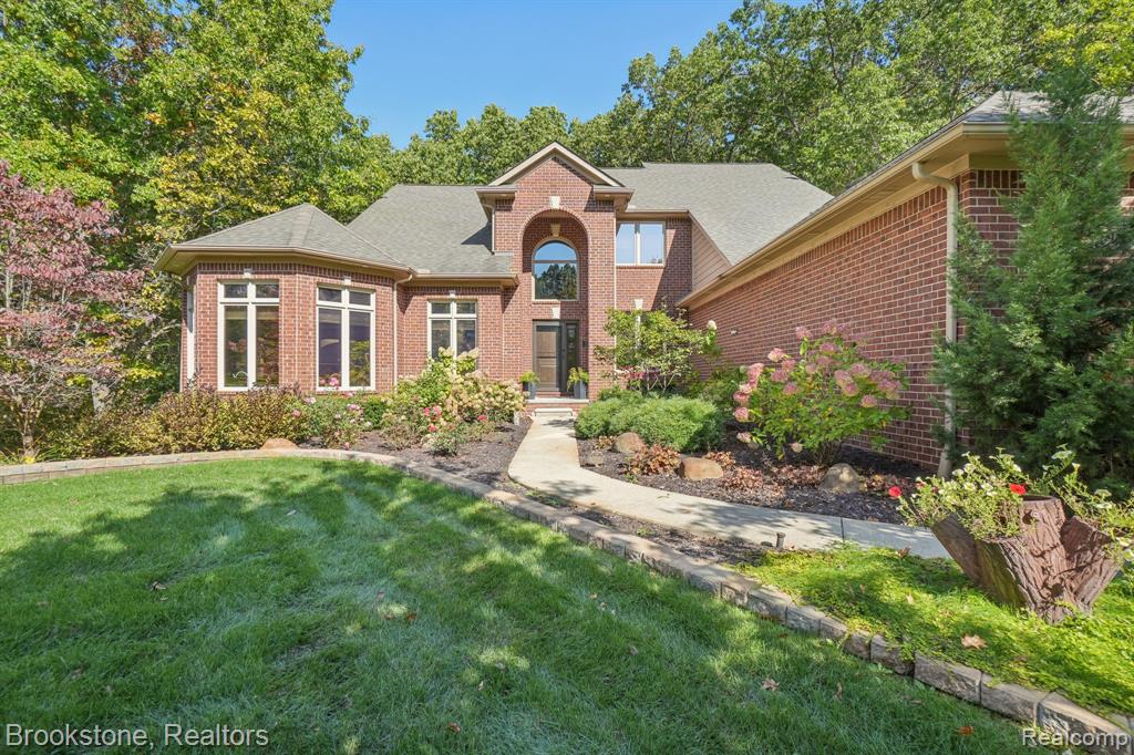 5947 Blackberry Lane, Clarkston, MI 48348 — Photo 2
