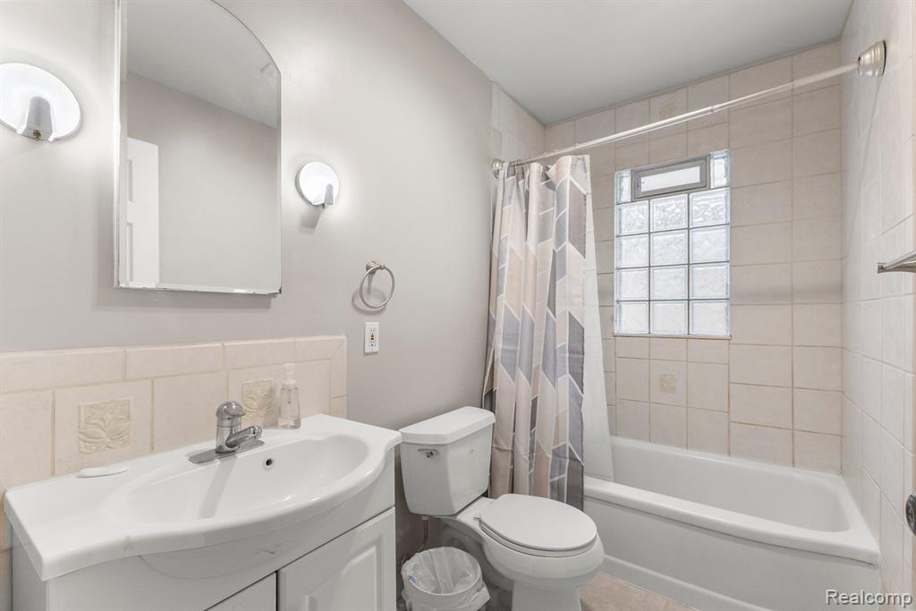 4255 SAMOSET Road, Royal Oak, MI 48073 — Photo 24