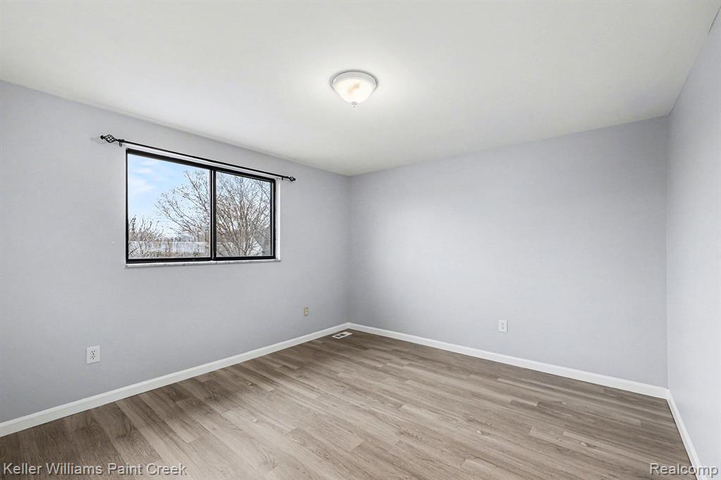 47064 Sarnus Drive, Macomb, MI 48044 — Photo 31