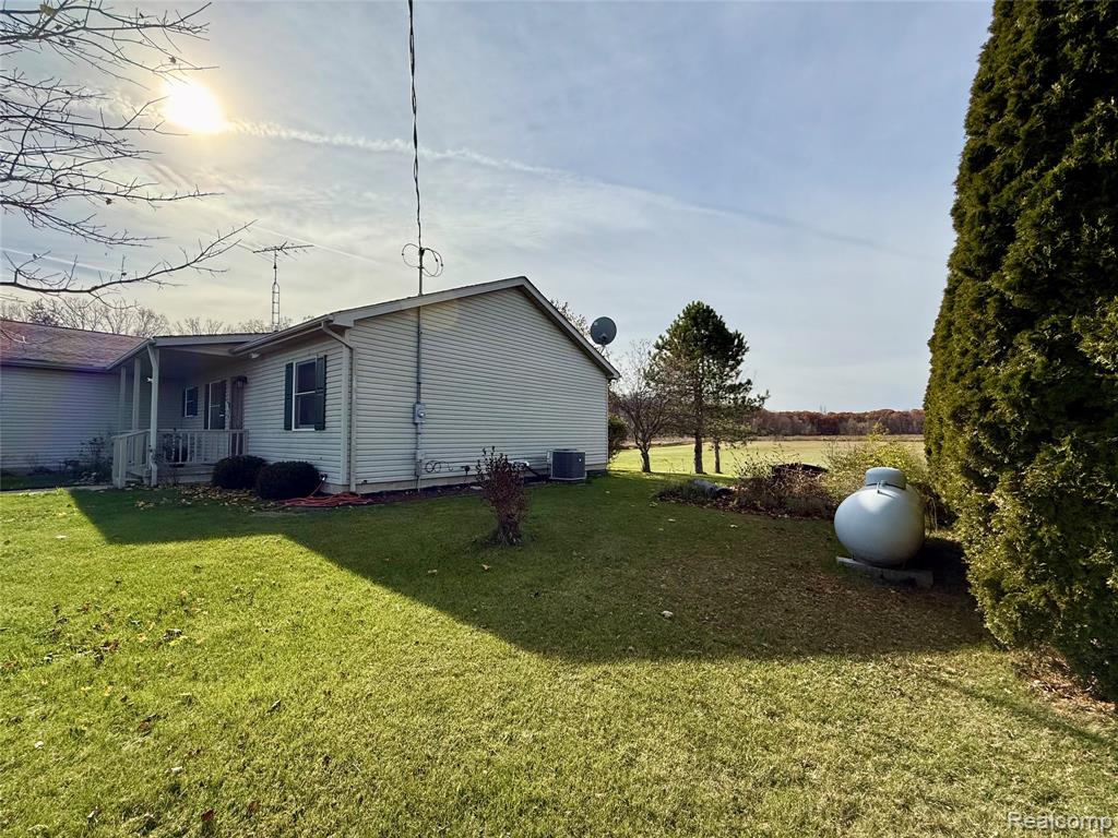 10415 N Genesee Road, Mount Morris, MI 48458 — Photo 3