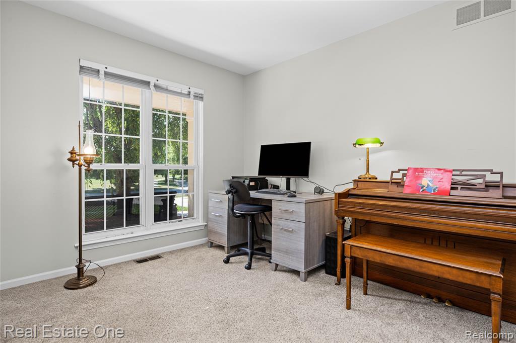 7570 Greenway Lane, West Bloomfield, MI 48324 — Photo 10