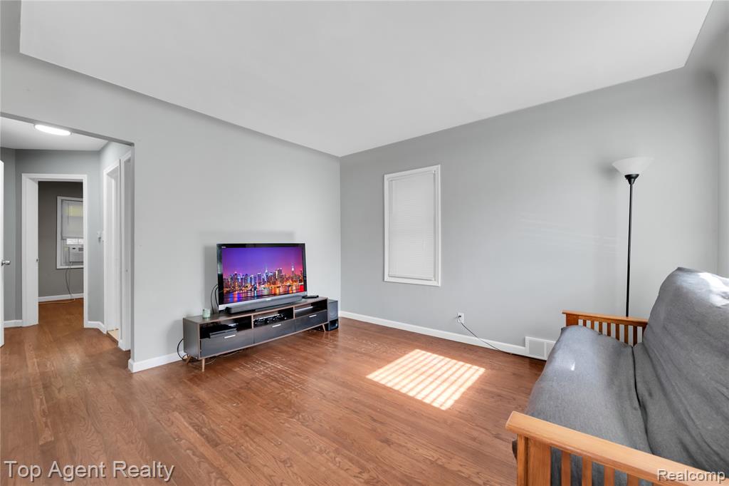 9917 Rutland Street, Detroit, MI 48227 — Photo 6
