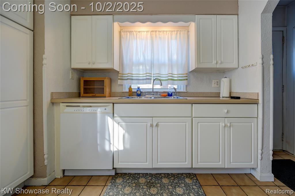 5596 Eldridge Drive, Waterford, MI 48327 — Photo 23