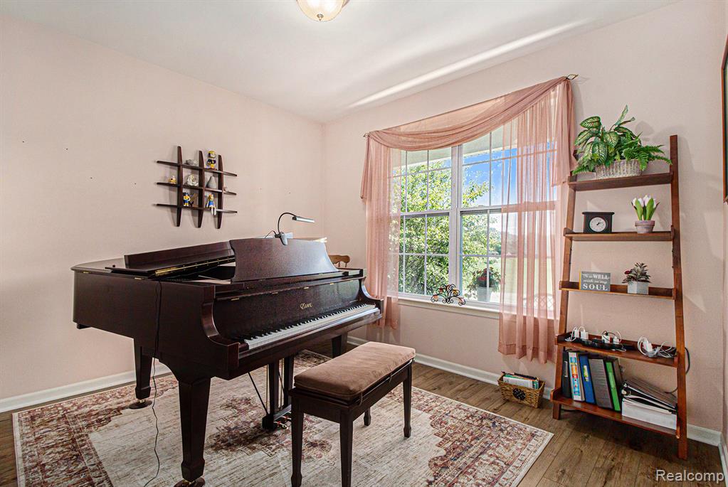 8433 Thorn Hill Drive, Howell, MI 48843 — Photo 11