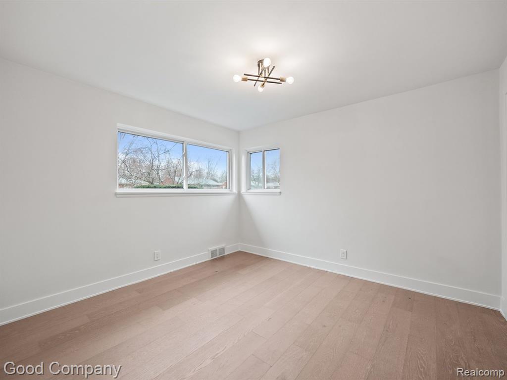 16979 MARGUERITE Street, Beverly Hills, MI 48025 — Photo 11