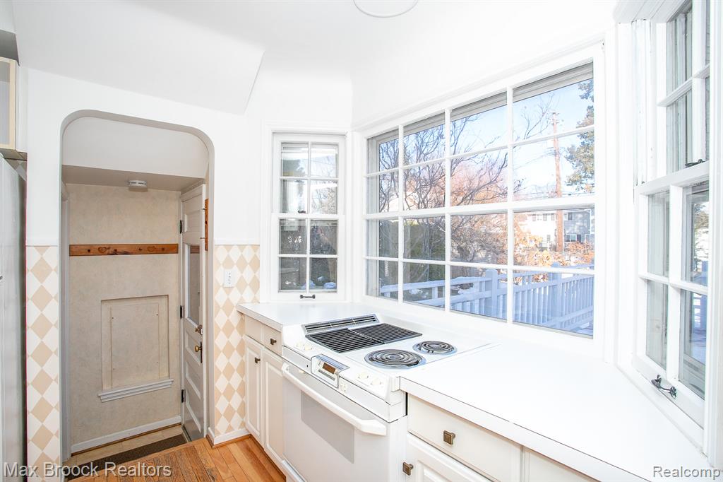 10034 Lasalle Boulevard, Huntington Woods, MI — Photo 16