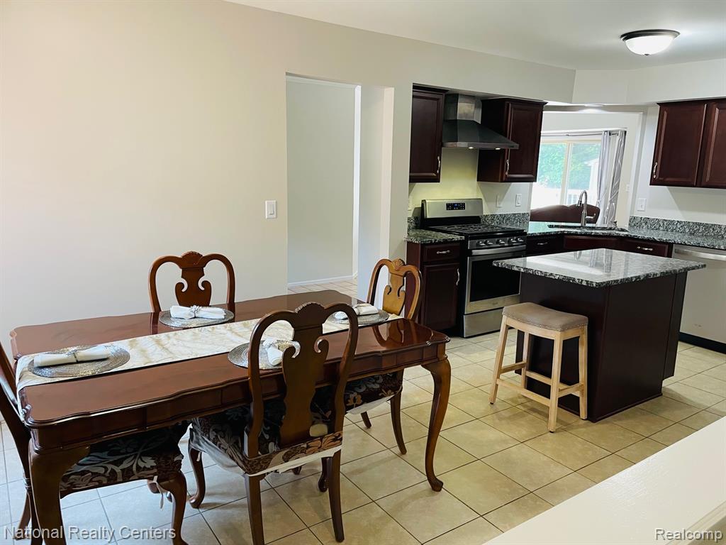 46369 SPRINGHILL Drive, Shelby Twp, MI 48317 — Photo 10