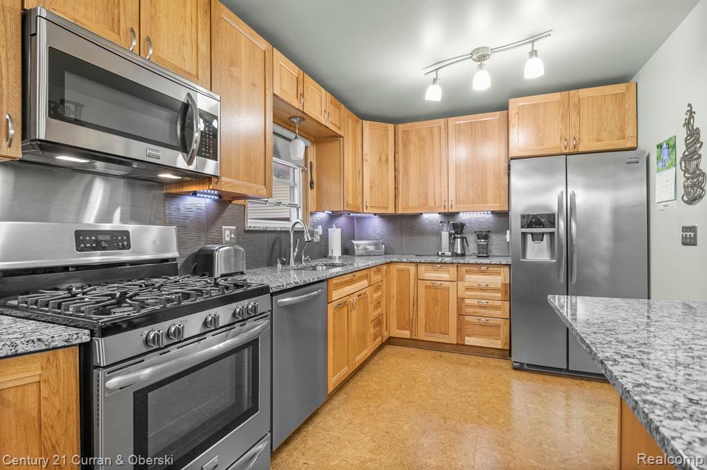 425 KENT Street, Carleton, MI 48117 — Photo 15