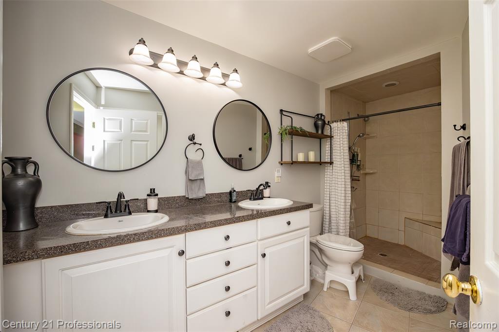 3251 Mann Road, Clarkston, MI — Photo 19