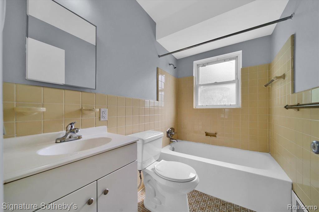 817 W 12 MILE Road, Royal Oak, MI 48073 — Photo 13