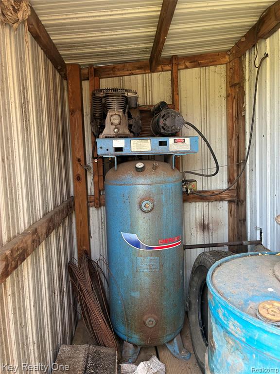 1000 W Predmore Road, Oakland, MI — Photo 62