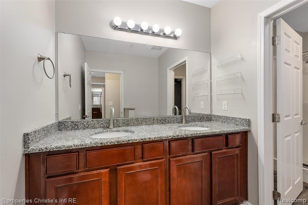 44 Adelaide Street, Detroit, MI 48201 — Photo 9
