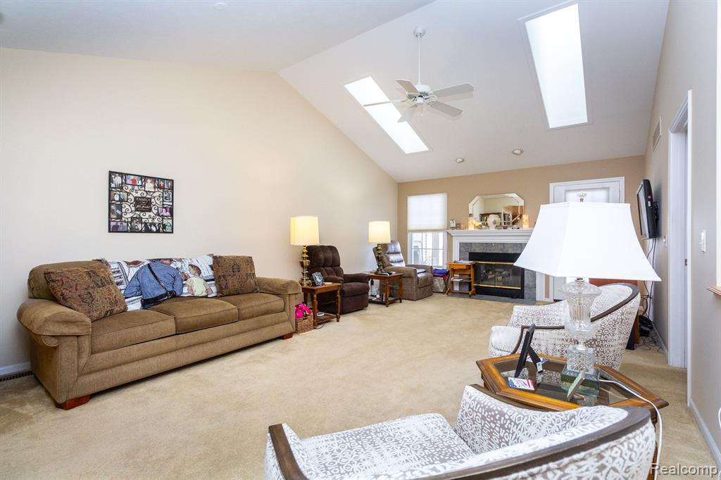 211 PIERCE LAKE Drive, Chelsea, MI 48118 — Photo 9