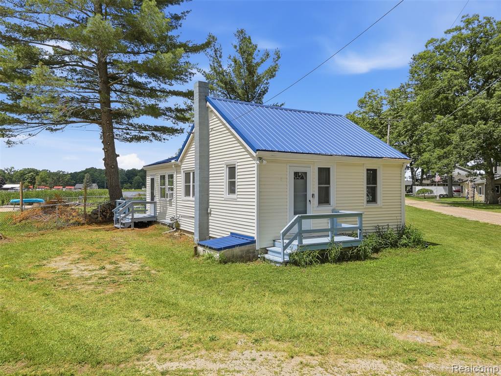 9793 Maple Street, Chippewa Lake, MI 49320 — Photo 2